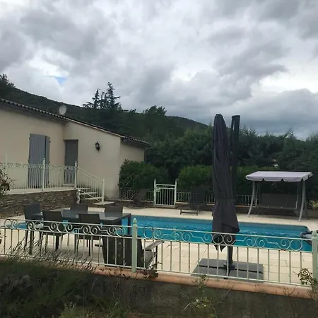 Quarto em Acomodações Particulares Prive Cazilhac (Herault)